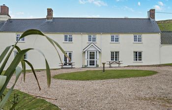 6 Bed in Plymouth Holiday Cottage