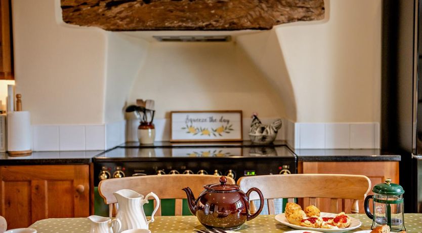 Photo of 6 Bed in Plymouth