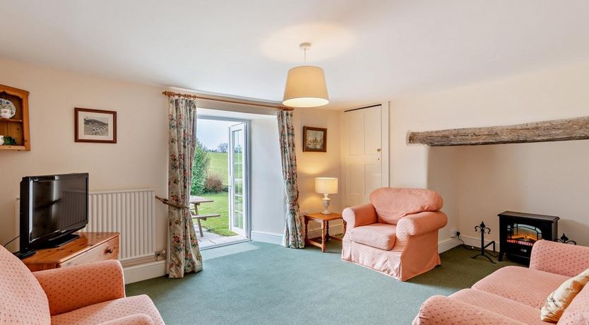 Photo of 6 Bed in Wembury