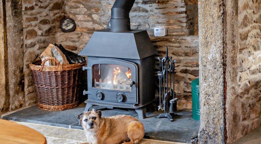 Photo of 6 Bed in Wembury