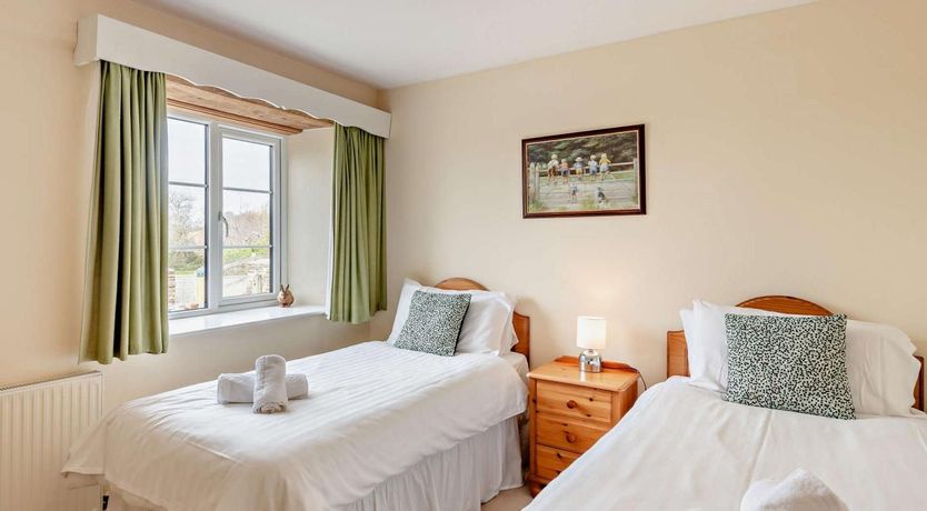 Photo of 3 Bed in Plymouth