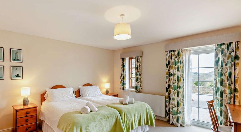 Photo of 3 Bed in Plymouth