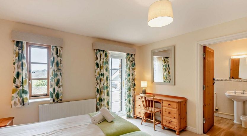 Photo of 3 Bed in Wembury