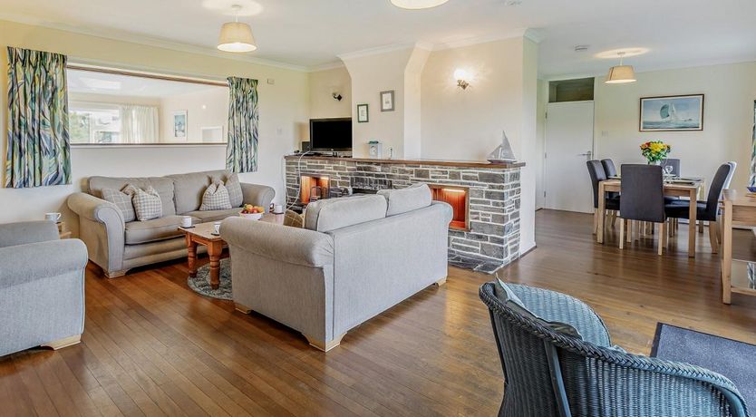 Photo of 4 Bed in St Minver