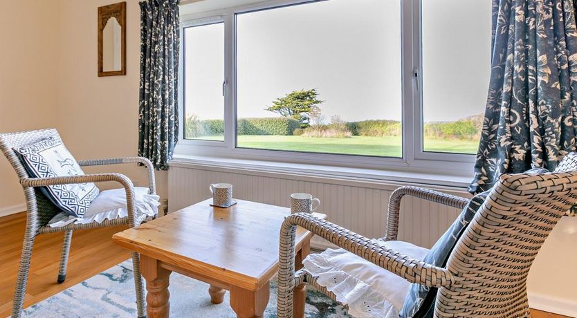 Photo of 4 Bed in St Minver