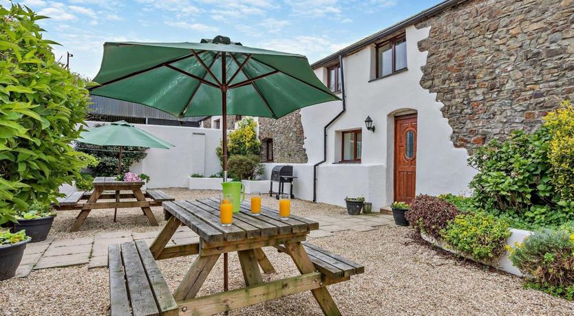 Photo of 6 Bed in Kilkhampton