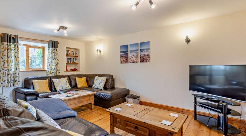 Photo of 6 Bed in Kilkhampton