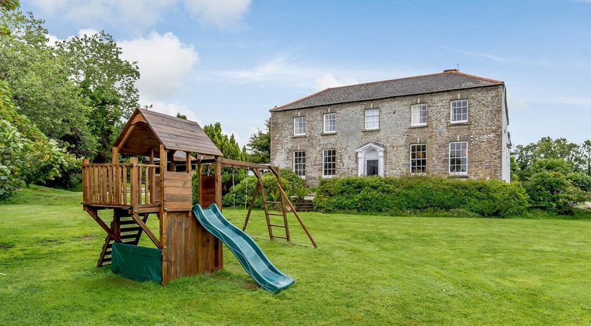 Photo of 4 Bed in Wadebridge