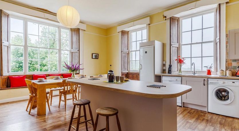 Photo of 4 Bed in Sladesbridge