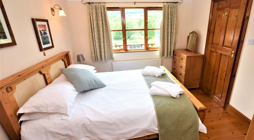 Photo of 1 Bed in Two Waters Foot