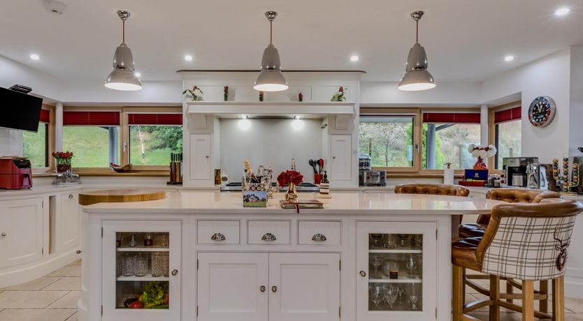 Photo of 2 Bed in Cove