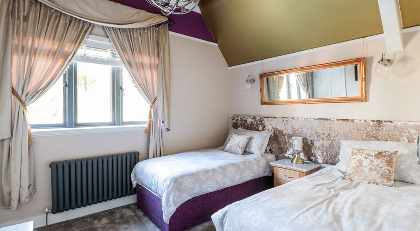 Photo of Twisted Chimneys