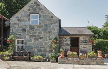 Ysgubor Newydd Holiday Cottage