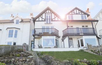 Flat 3, Peacehaven Apartment