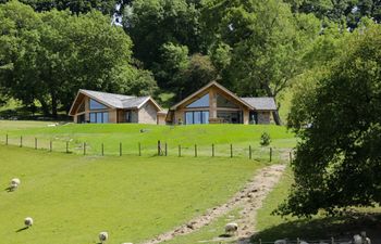 Ty Hiraeth Holiday Cottage