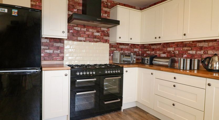 Photo of 2 Snape Hill