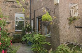 6 Ronald Place Holiday Cottage
