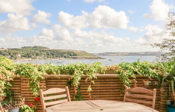 Through The Porthole Holiday Cottage