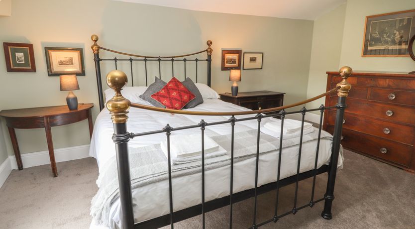 Photo of Cwmalis Hall