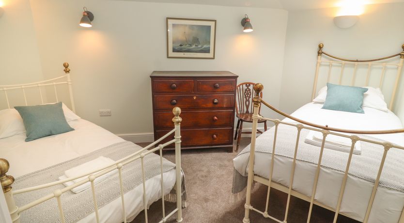 Photo of Cwmalis Hall