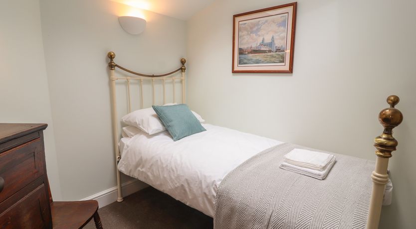 Photo of Cwmalis Hall