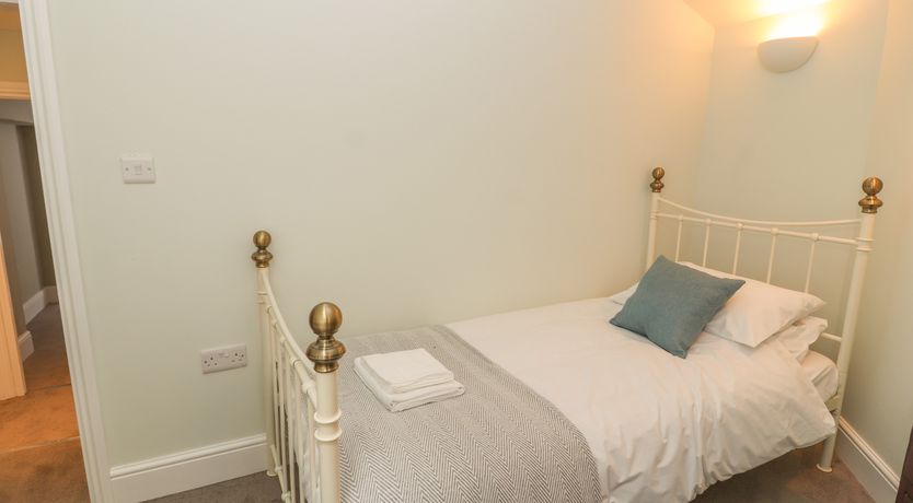 Photo of Cwmalis Hall