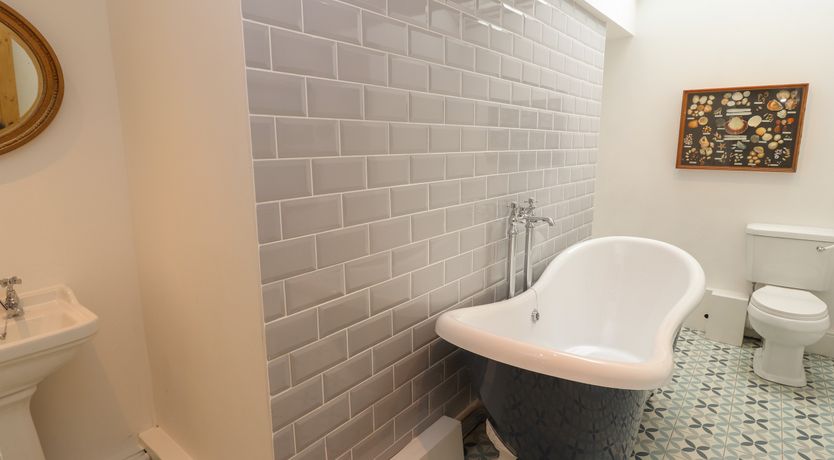 Photo of Cwmalis Hall