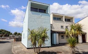 Photo of 1 South Snowdon Wharf