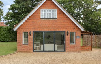 Thames Reach Holiday Cottage