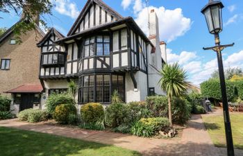 The Chestnuts Holiday Cottage