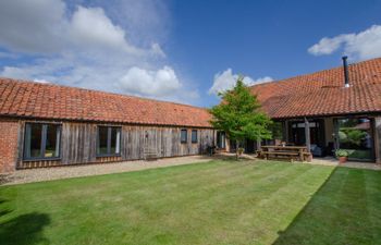 The Cattle Barn  Holiday Home