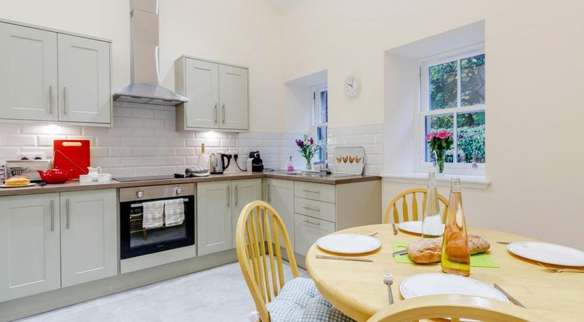 Photo of 1 Bed in Montrose