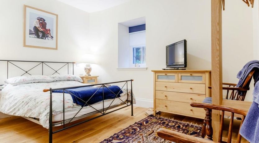 Photo of 1 Bed in Montrose