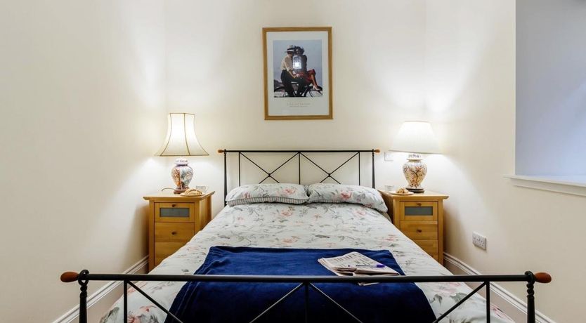 Photo of 1 Bed in Montrose