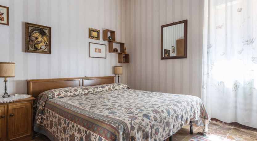 Photo of Degli Aranci (IMP385)