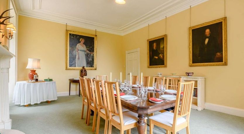 Photo of 6 Bed in Carse