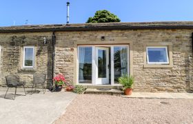 Photo of lower-rookes-farm-barn-cottage