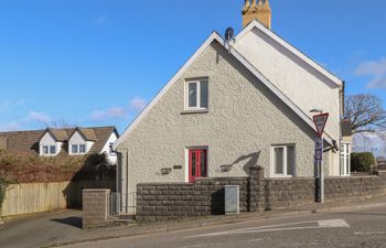 Y Bwthyn, Newport Holiday Cottage