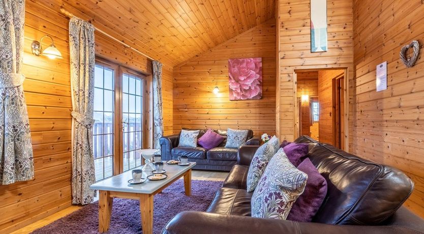 Photo of 4 Bed in Higher Clovelly