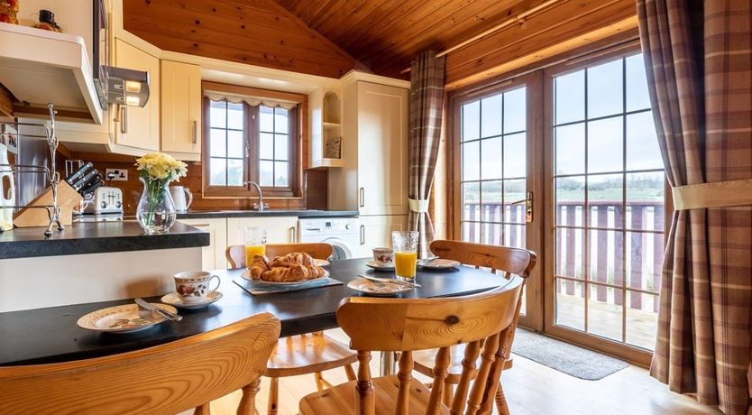 Photo of 2 Bed in Higher Clovelly