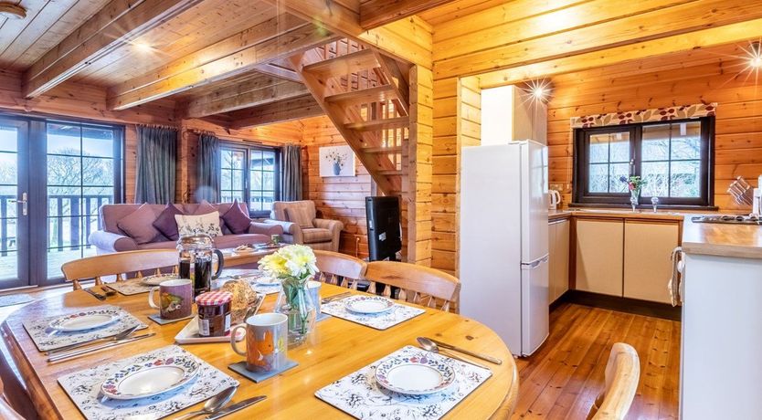 Photo of 3 Bed in Higher Clovelly