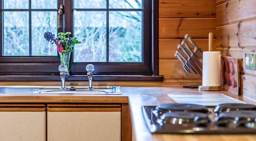 Photo of 3 Bed in Higher Clovelly