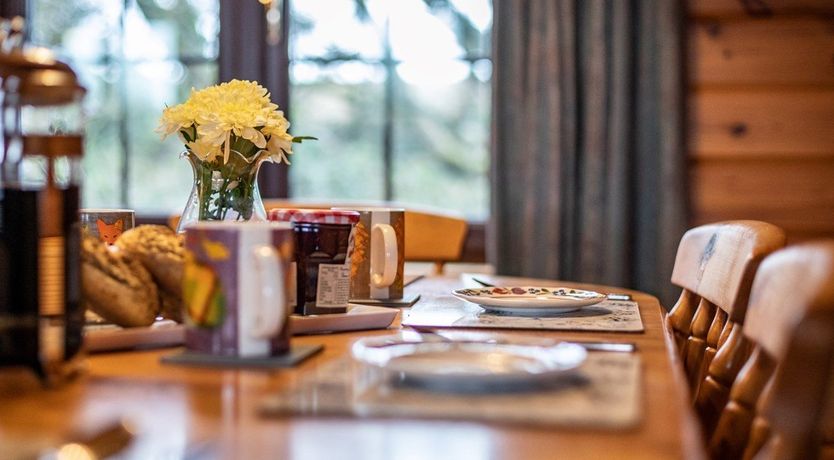 Photo of 3 Bed in Higher Clovelly