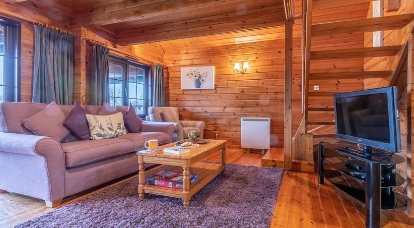 Photo of 3 Bed in Higher Clovelly