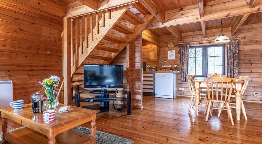 Photo of 3 Bed in Higher Clovelly