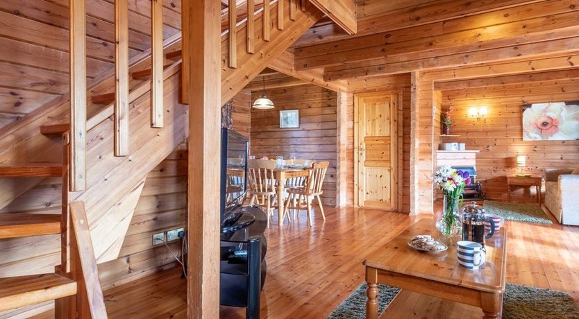 Photo of 3 Bed in Higher Clovelly