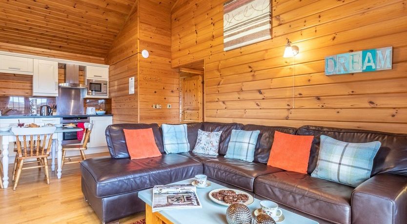 Photo of 2 Bed in Higher Clovelly