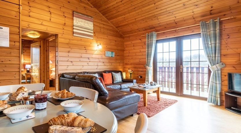 Photo of 2 Bed in Higher Clovelly