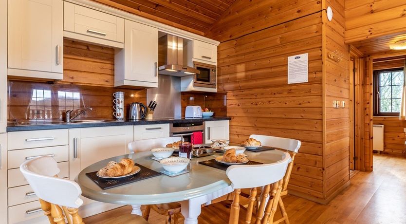 Photo of 2 Bed in Higher Clovelly