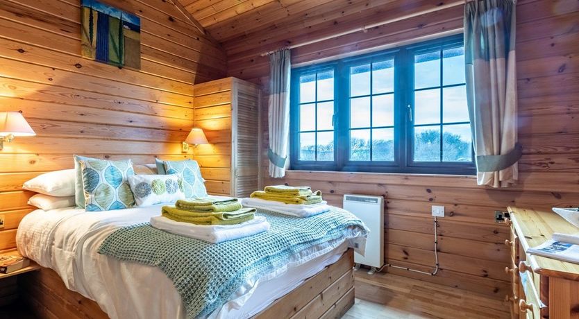 Photo of 2 Bed in Higher Clovelly